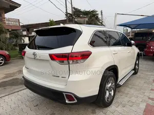 Toyota Highlander Limited 2019 White