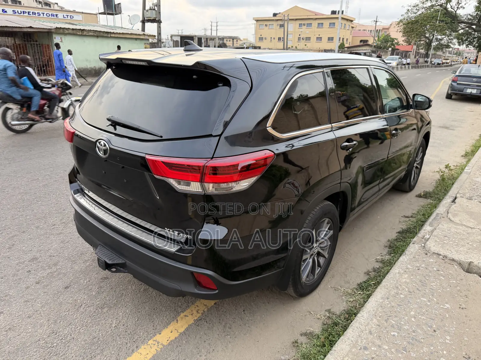 Toyota Highlander XLE 2019 Black