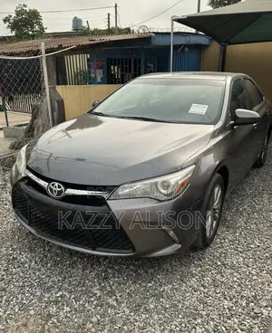 Toyota Camry SE 4dr Sedan (2.5L 4cyl 6A) 2015 Gray