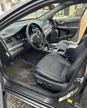 Toyota Camry SE 4dr Sedan (2.5L 4cyl 6A) 2015 Gray