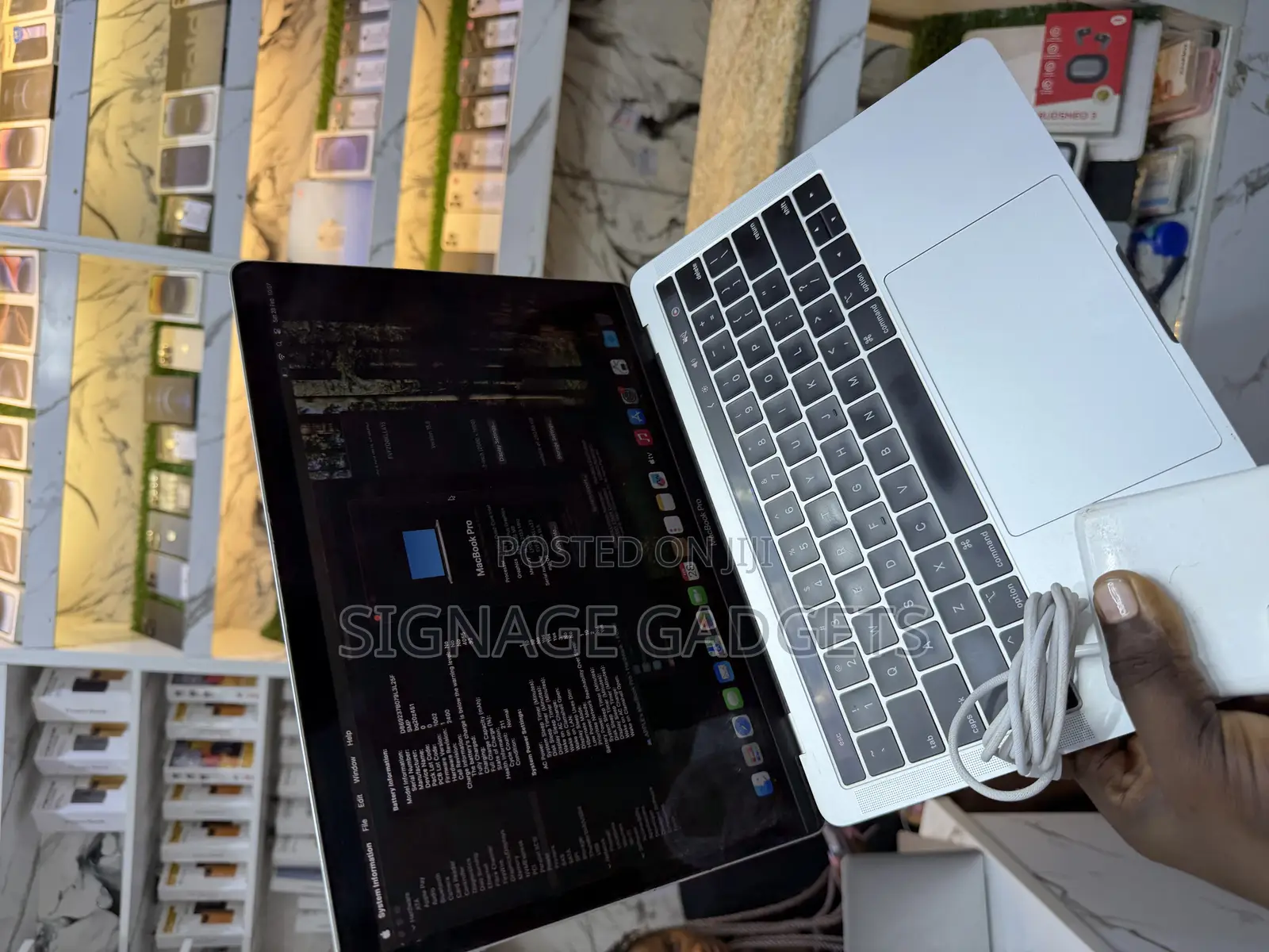 Laptop Apple MacBook Pro 2019 16GB Intel Core i7 SSD 256GB