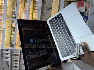 Laptop Apple MacBook Pro 2019 16GB Intel Core i7 SSD 256GB