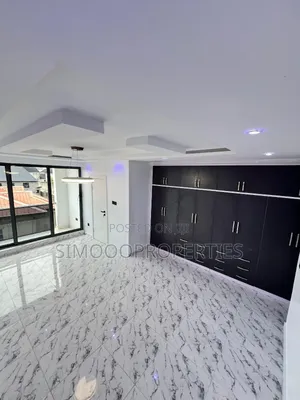 5bdrm Duplex in Oasis Resident, for rent