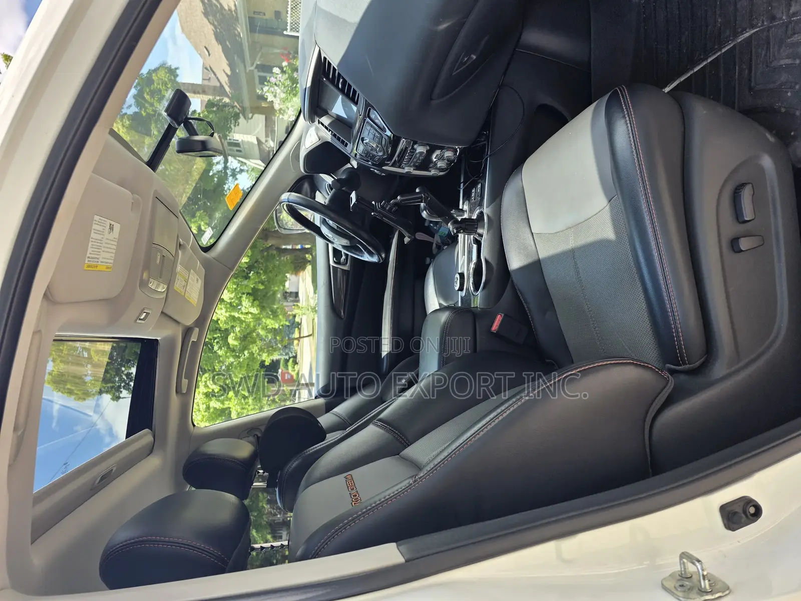 Nissan Pathfinder Platinum 2019 White