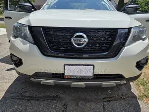 Nissan Pathfinder Platinum 2019 White