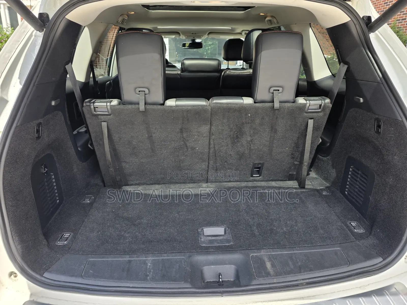 Nissan Pathfinder Platinum 2019 White