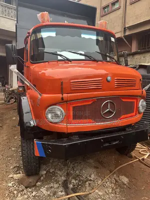 1513 Tipper Truck
