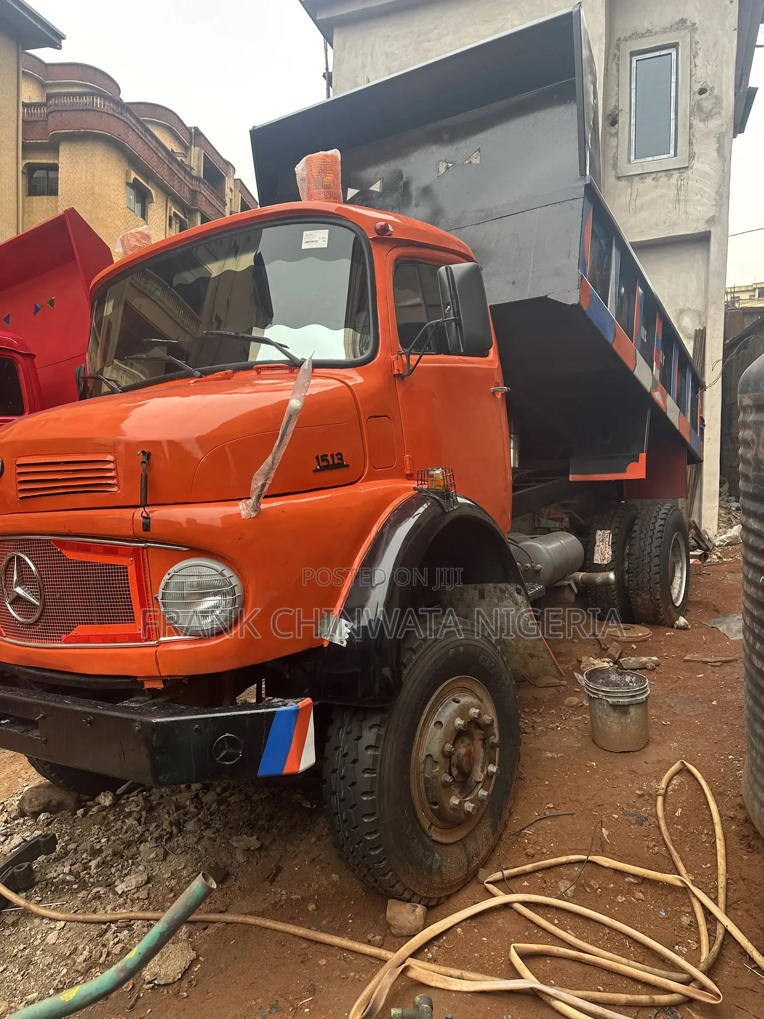 1513 Tipper Truck