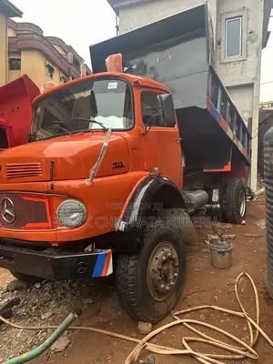 1513 Tipper Truck