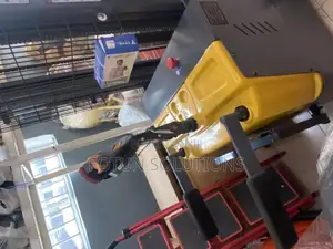 Electric Stacker Forklift 2tons by 5meters