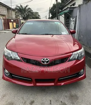 Toyota Camry SE 4dr Sedan (2.5L 4cyl 6A) 2013 Red