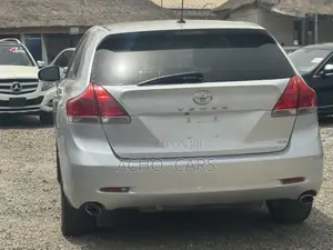 Toyota Venza 2010 Silver