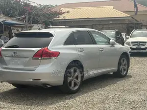 Toyota Venza 2010 Silver