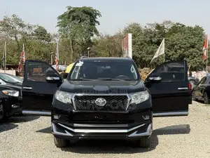 Toyota Land Cruiser Prado 2022 Black