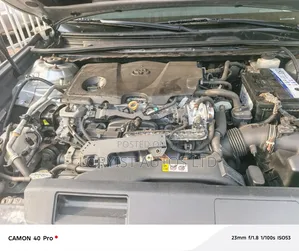 Toyota Camry SE FWD (2.5L 4cyl 8AM) 2018 Silver