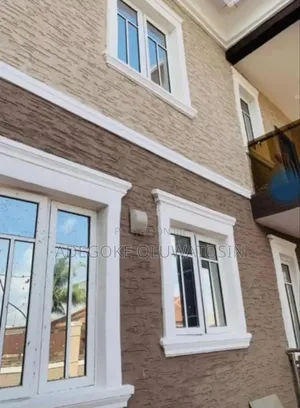 Best Painter and Wallpaper Installer