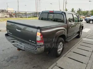 Toyota Tacoma Access Cab V6 Automatic 2010 Gray