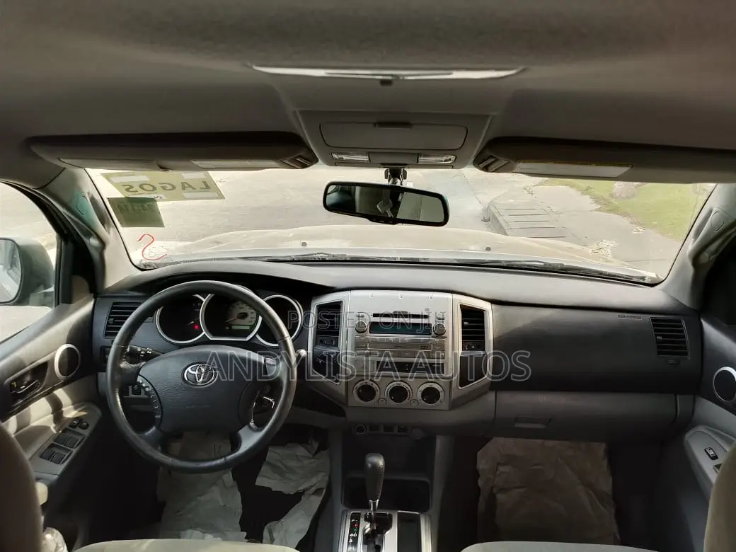 Toyota Tacoma Access Cab V6 Automatic 2010 Gray