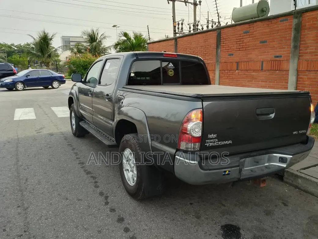 Toyota Tacoma Access Cab V6 Automatic 2010 Gray