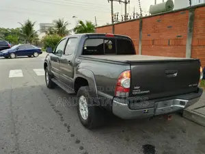 Toyota Tacoma Access Cab V6 Automatic 2010 Gray