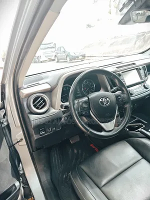 Toyota RAV4 Platinum 4dr SUV AWD (2.5L 4cyl 6A) 2018 Silver