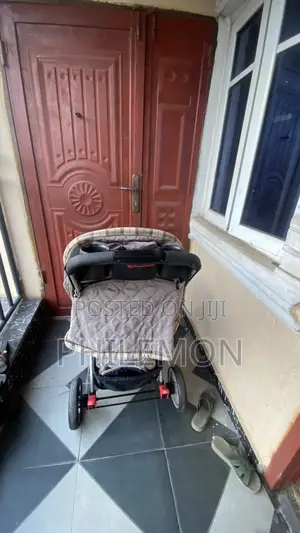 Baby Stroller in Good Condition – Clean Ready to Use