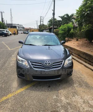Toyota Camry LE 4dr Sedan (2.5L 4cyl 6AM) 2010 Gray