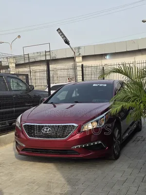 Hyundai Sonata SE 4dr Sedan (2.4L 4cyl 6A) 2015 Red
