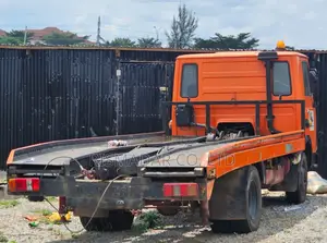 Heavy-Duty Mercedes-Benz Car Carrier Truck