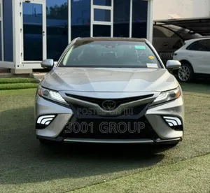 Toyota Camry XSE FWD (2.5L 4cyl 8AM) 2018 Silver