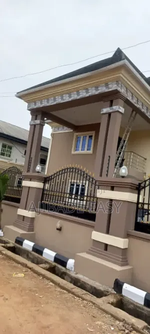 5bdrm Duplex in Mercy Land Estate, Ipaja / Ipaja for sale