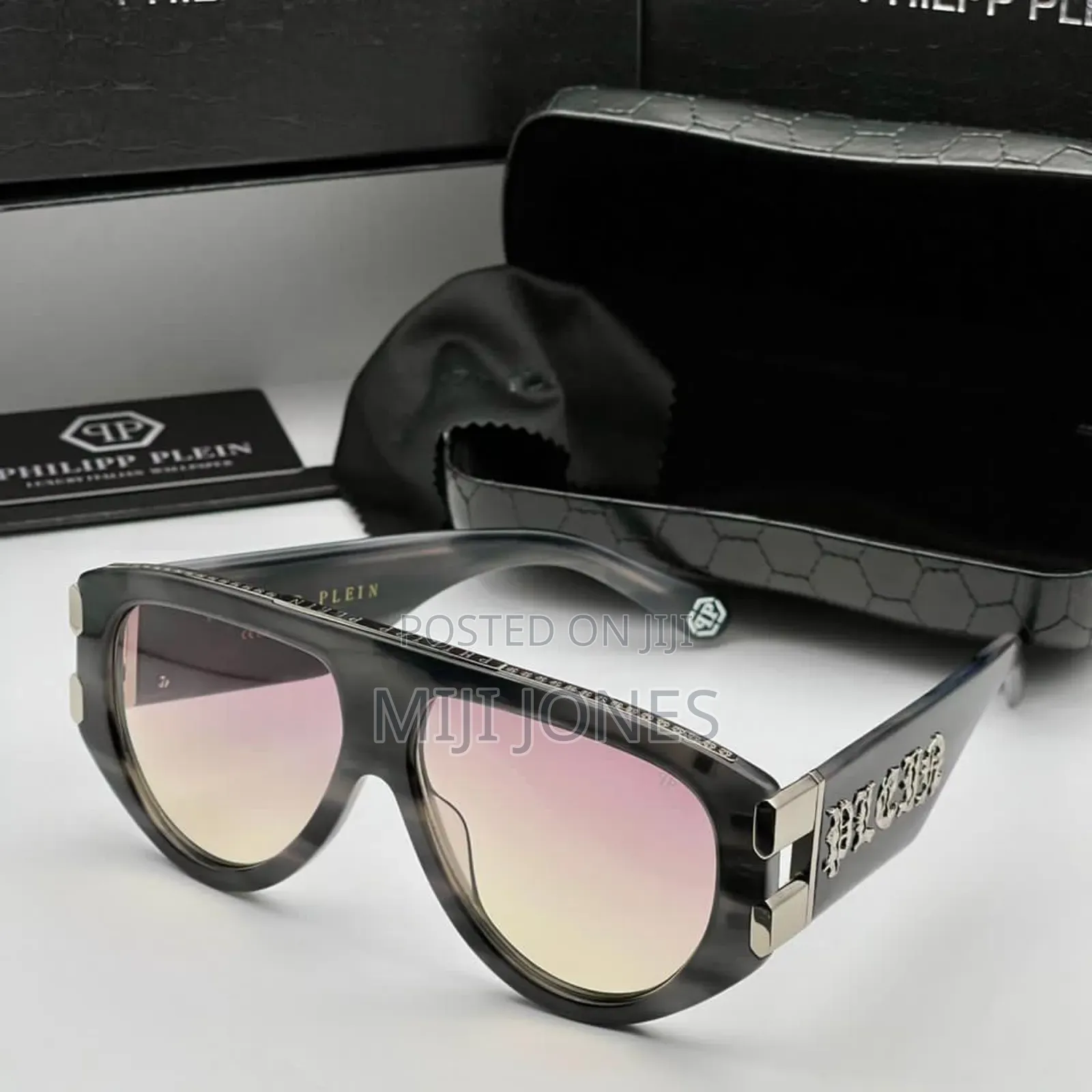 "Philipp Plein Luxury Oversized Sunglasses Bold/Oversized Styles
