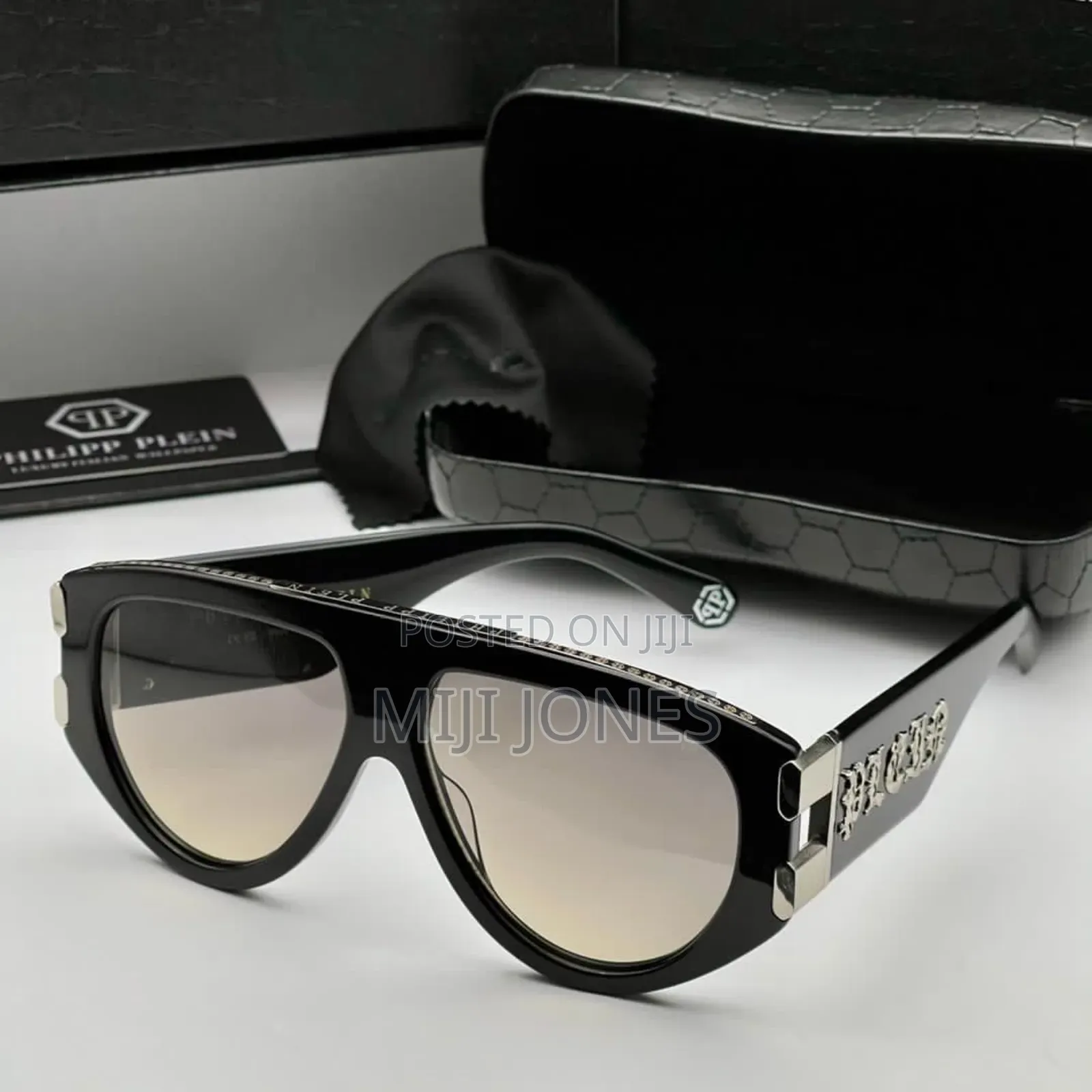 "Philipp Plein Luxury Oversized Sunglasses Bold/Oversized Styles