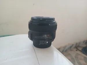 35mm Yungnuo Lens