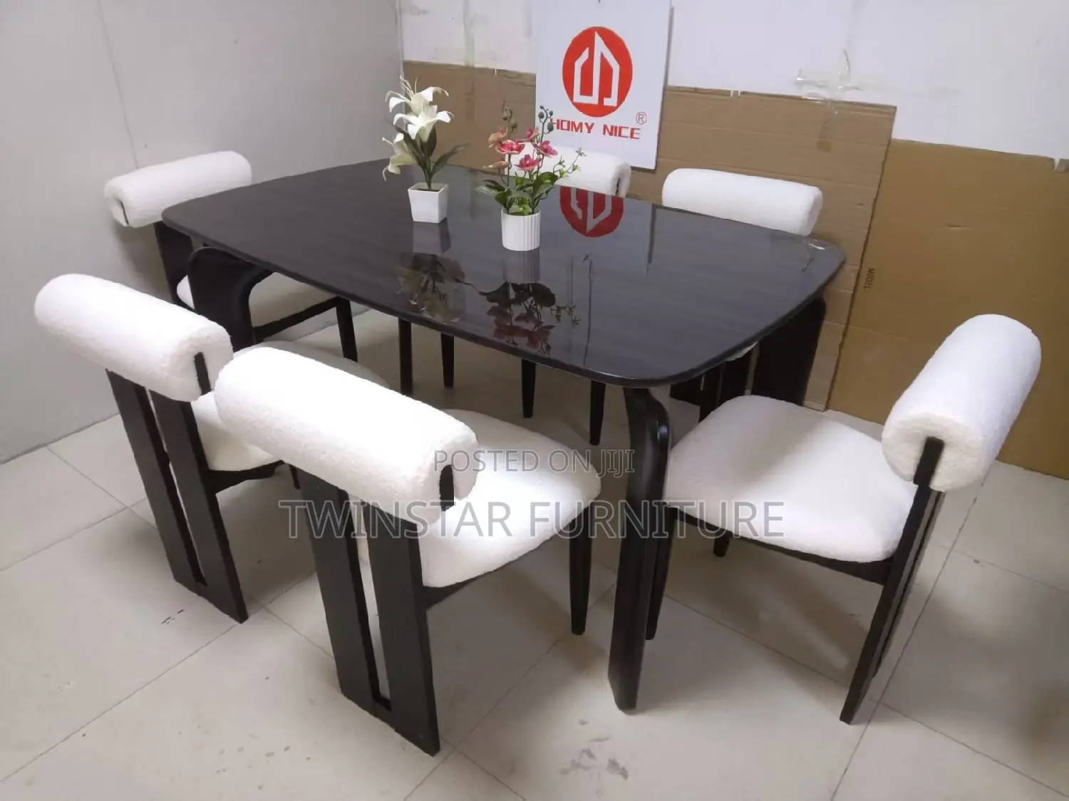 New Modern 6 Seaters Dinning Table Set