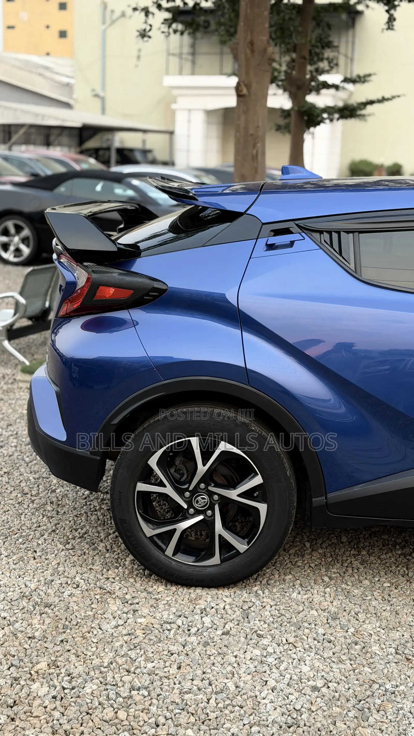 Toyota C-HR XLE FWD 2019 Blue