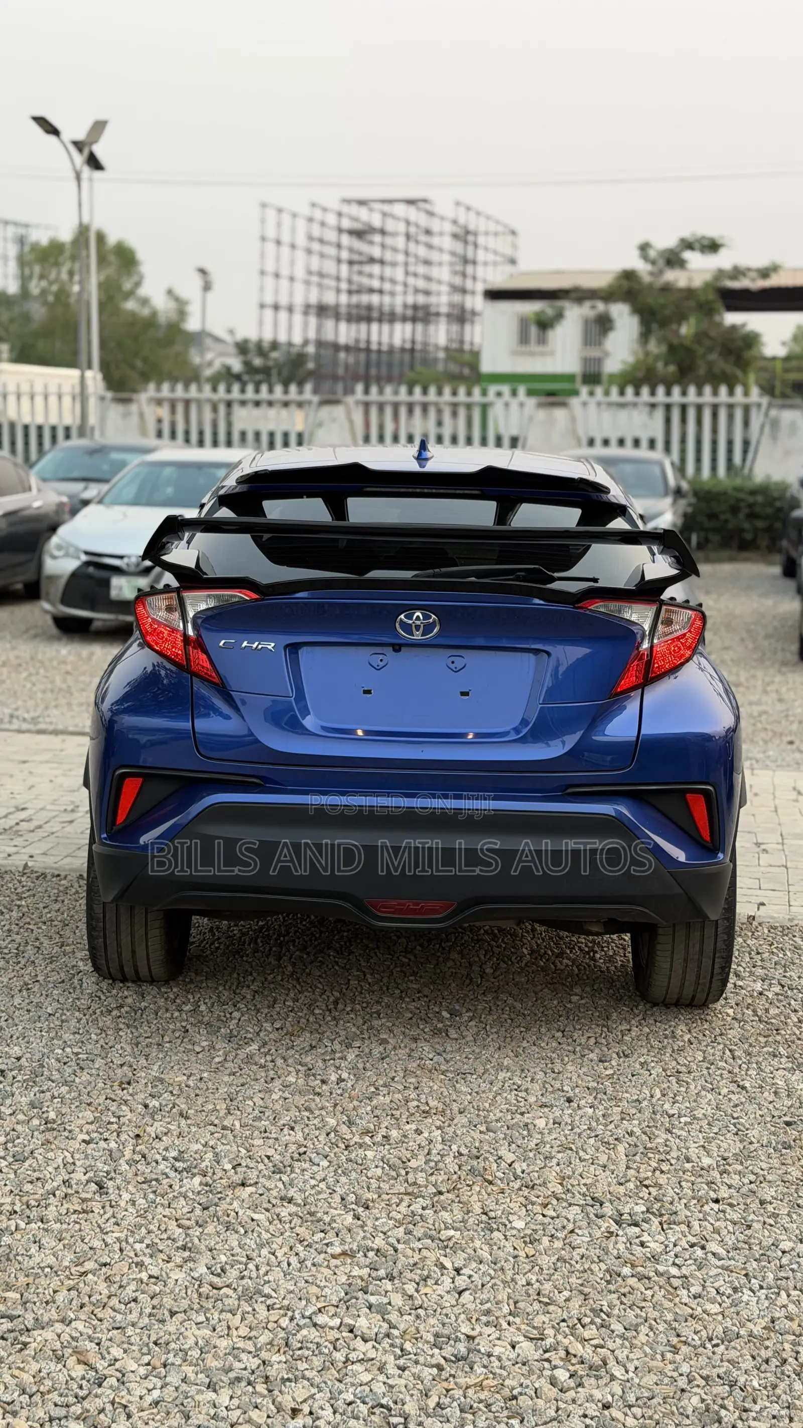 Toyota C-HR XLE FWD 2019 Blue