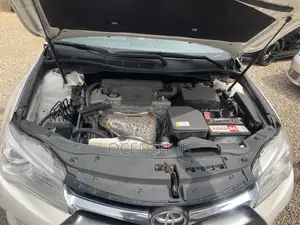 Toyota Camry XLE 4dr Sedan (2.5L 4cyl 6A) 2016 White