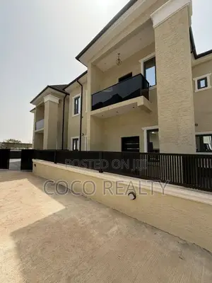 4bdrm Duplex in Gaduwa for sale