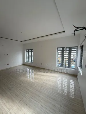 5bdrm Duplex in Ikota for sale
