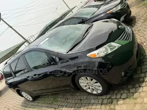 Toyota Sienna XLE 7 Passenger 2011 Black