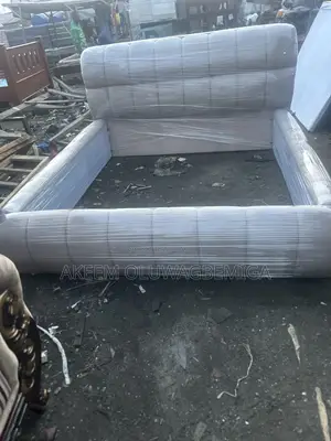6by6 Bubble Bedframe