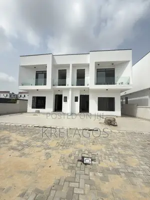 4bdrm Duplex in Orchid, Chevron for sale