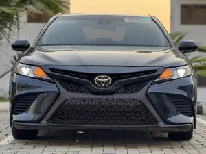 Toyota Camry SE (2.5L 4cyl 8A) 2019 Black