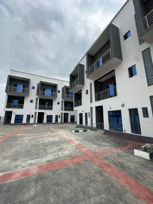 4bdrm Duplex in Gaduwa for sale