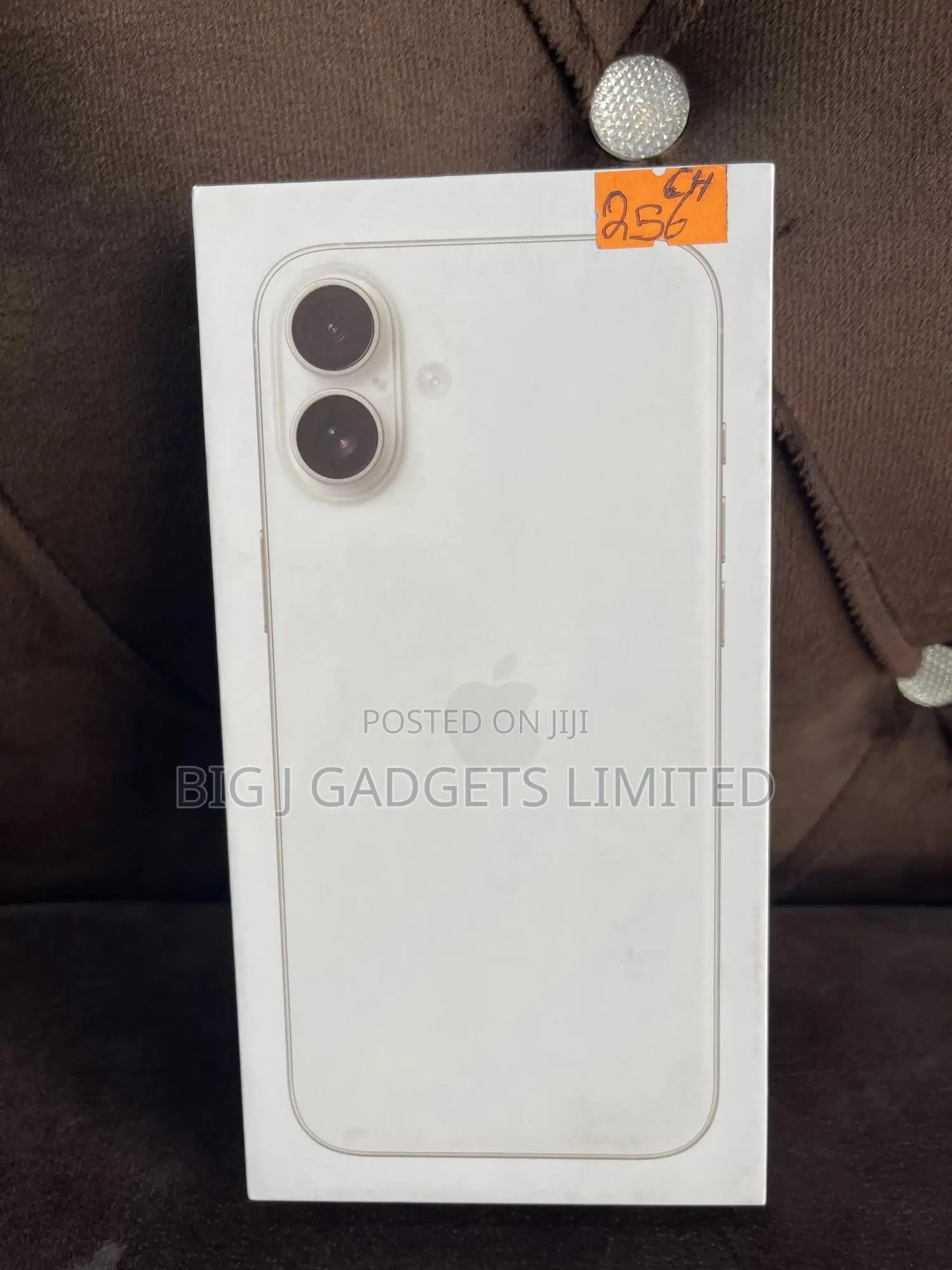 New Apple iPhone 16 256 GB Silver