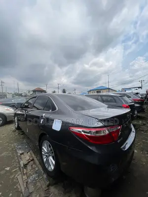 Toyota Camry 2016 Gray