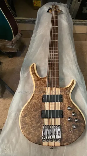 Luxars S-B60 Modern Active Bass Guitar