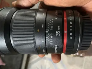 Samyang 35mm 1.4 Lens for Canon