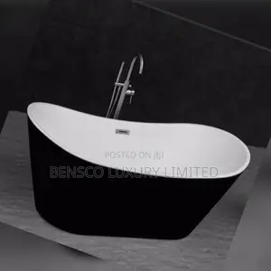 Luxury Slim Edge Freestanding Bathtub – Modern Oval Soaking Tub
